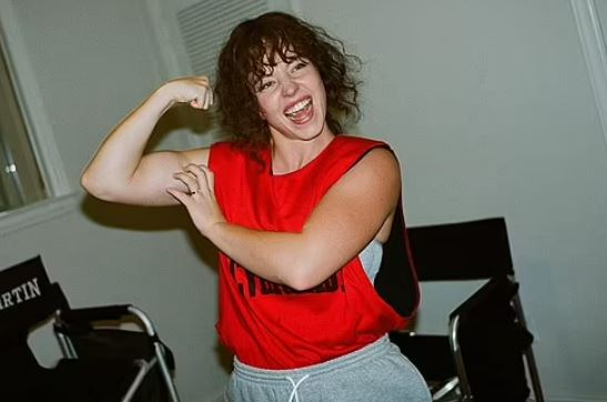 Сидни Суини поделилась новыми снимками в образе боксера Кристи Мартин