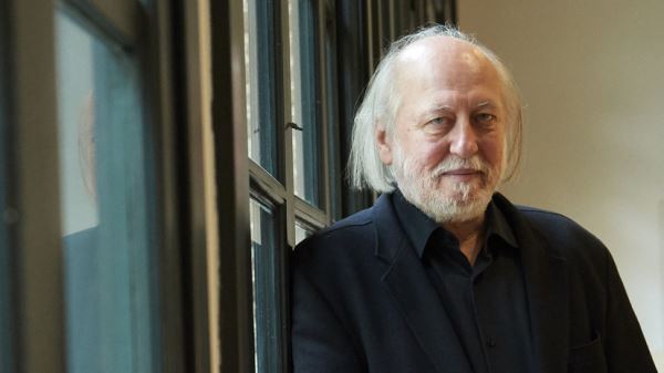 Нобелевскую премию по литературе вручили венгерскому писателю Краснахоркаи