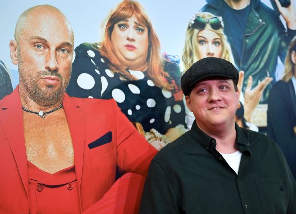 Умер актер Роман Попов1