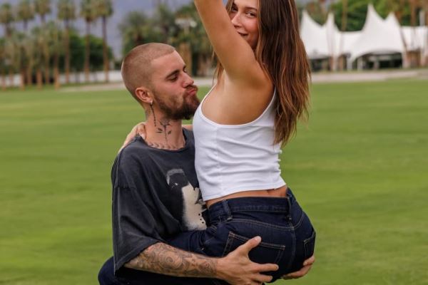 В Сети обсуждают возможную вторую беременность Хейли Бибер