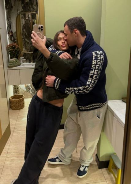 Девушка Макана развеяла слухи о расставании