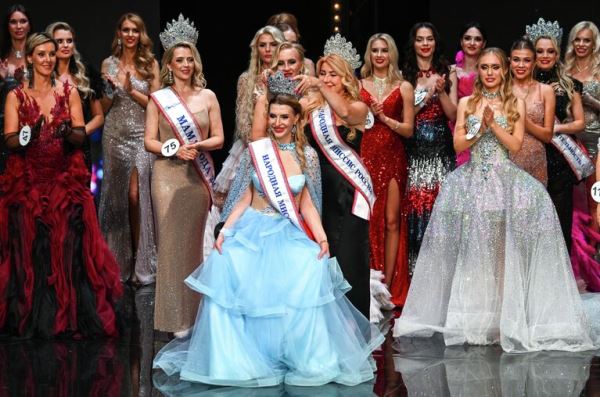 Самая красивая женщина страны: 150 претенденток на