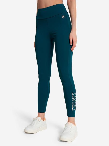 Бежать красиво: как подобрать модные образы для пробежек в любую погоду