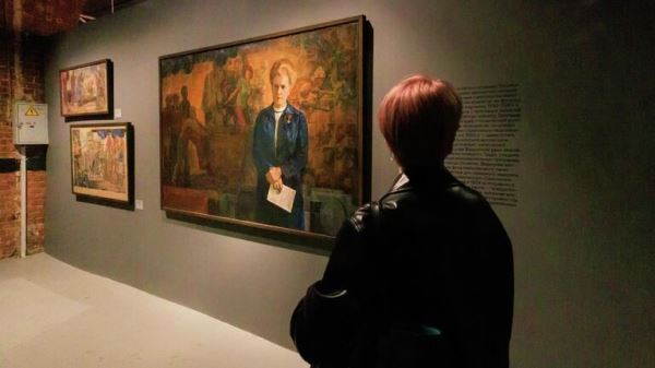 От красной косынки до модного подиума: как выглядели москвички разных лет4