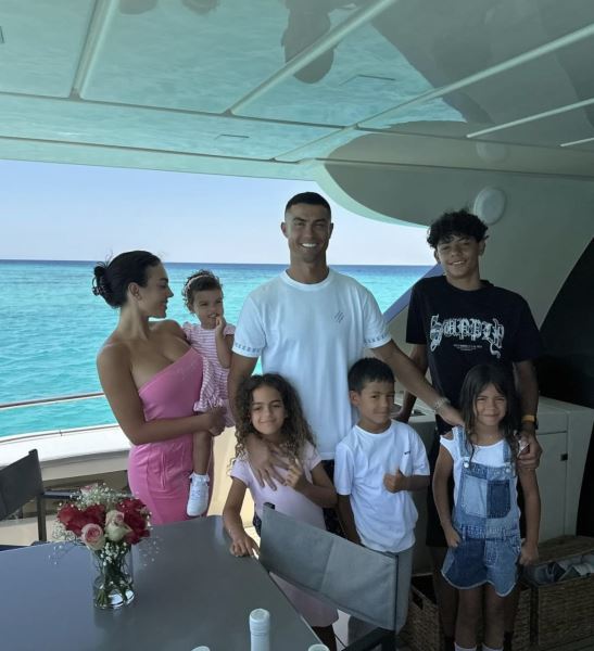 Криштиану Роналду сделал предложение Джорджине Родригес