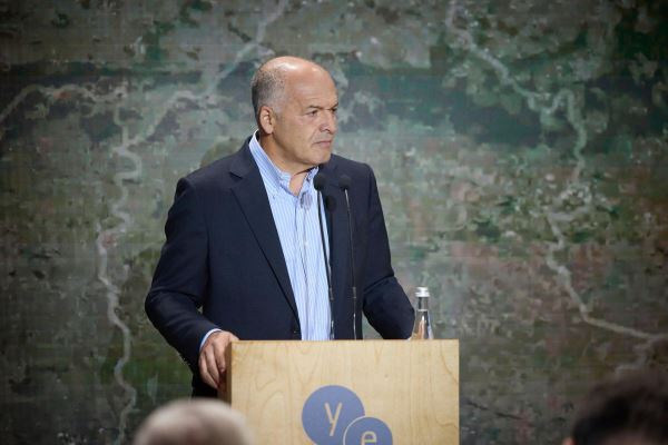 Коломойский, Ахметов и другие: как беднели и богатели украинские олигархи в ходе СВО