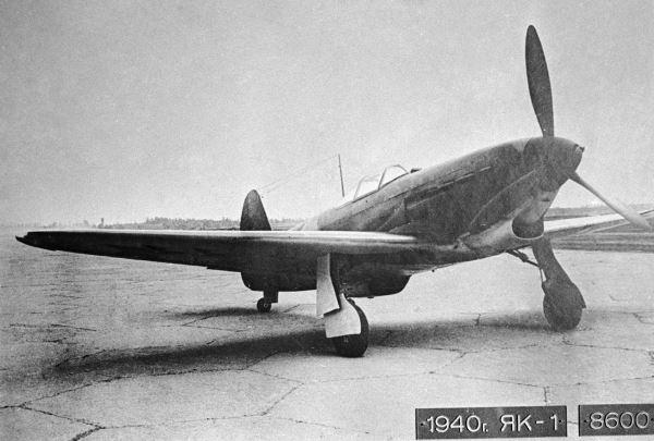 «Человек-легенда»: за какие подвиги лётчик Султан Амет-Хан был дважды удостоен звания Героя Советского Союза