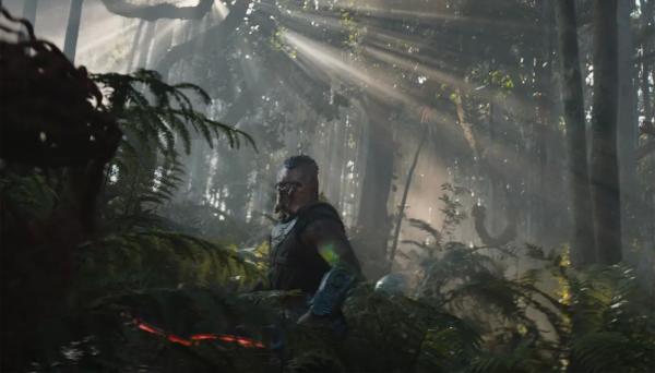 Хищник сражается с деревьями в отрывке фильма "Хищник Планета смерти"