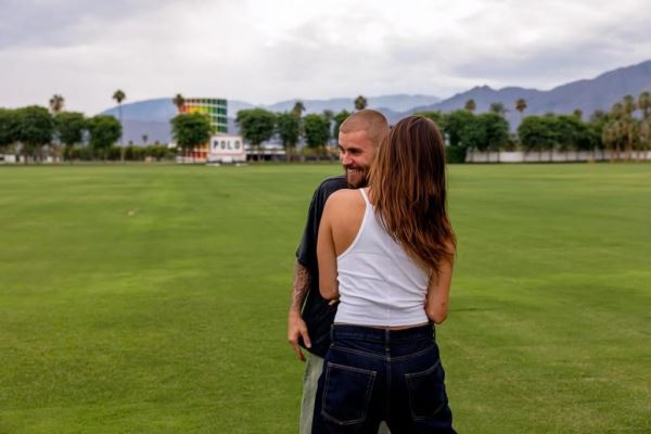 В Сети обсуждают возможную вторую беременность Хейли Бибер