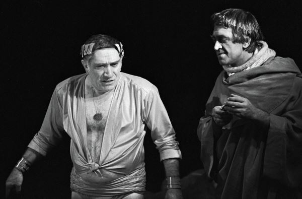 Обаятельный злодей, мудрец и хитрец: чем запомнился Армен Джигарханян10