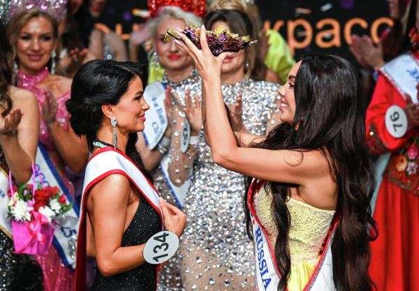 Самая красивая женщина страны: 150 претенденток на