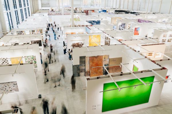 Что интересного посмотреть и купить на Cosmoscow 2025: гид по ярмарке1