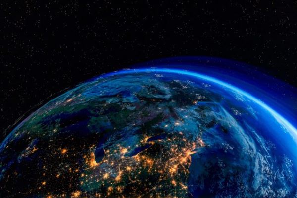 Ученые зафиксировали стремительный рост таинственной вмятины в магнитном поле Земли