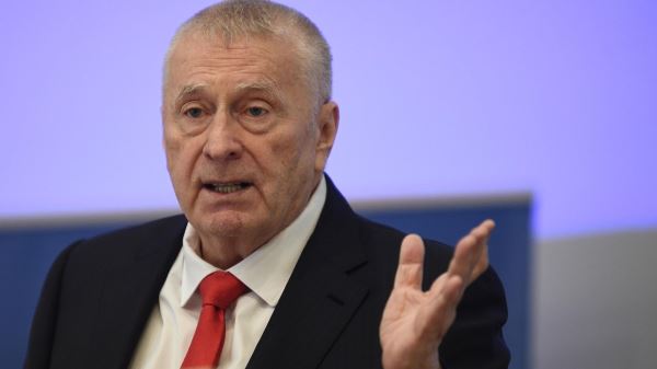 На аукционе в Монако не смогли продать посмертную маску Высоцкого2